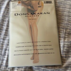 Donna Karan the Nudes A03 sheer to waist pantyhose